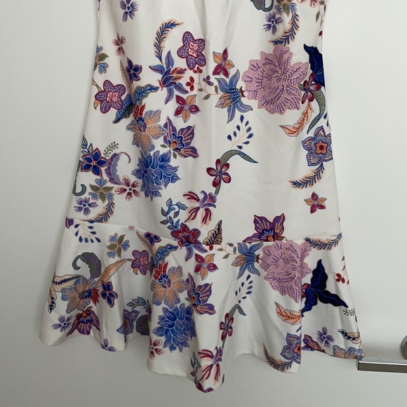 Dress - Picture 3 of 9